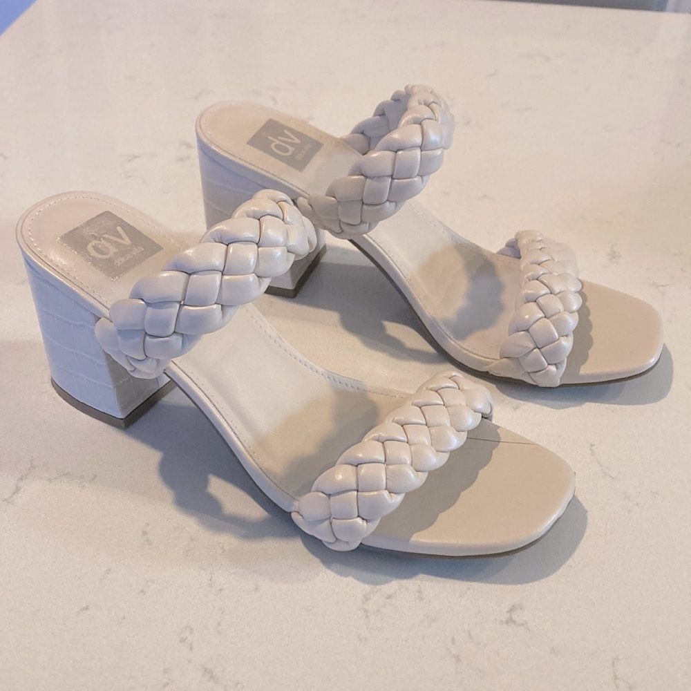 DV by Dolce Vita Tessa Braid Strap Stacked Heels Elegant Cream Sandals Size 9